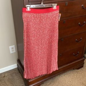 NWT Vince Camuto pleated pink floral casual midi skirt - medium